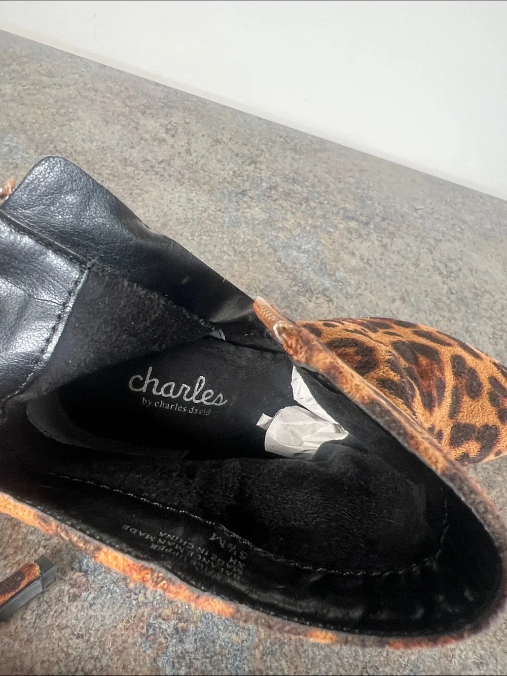 Charles by Charles David Leopard Print Pointed-Toe Ankle Booties Size 5.5